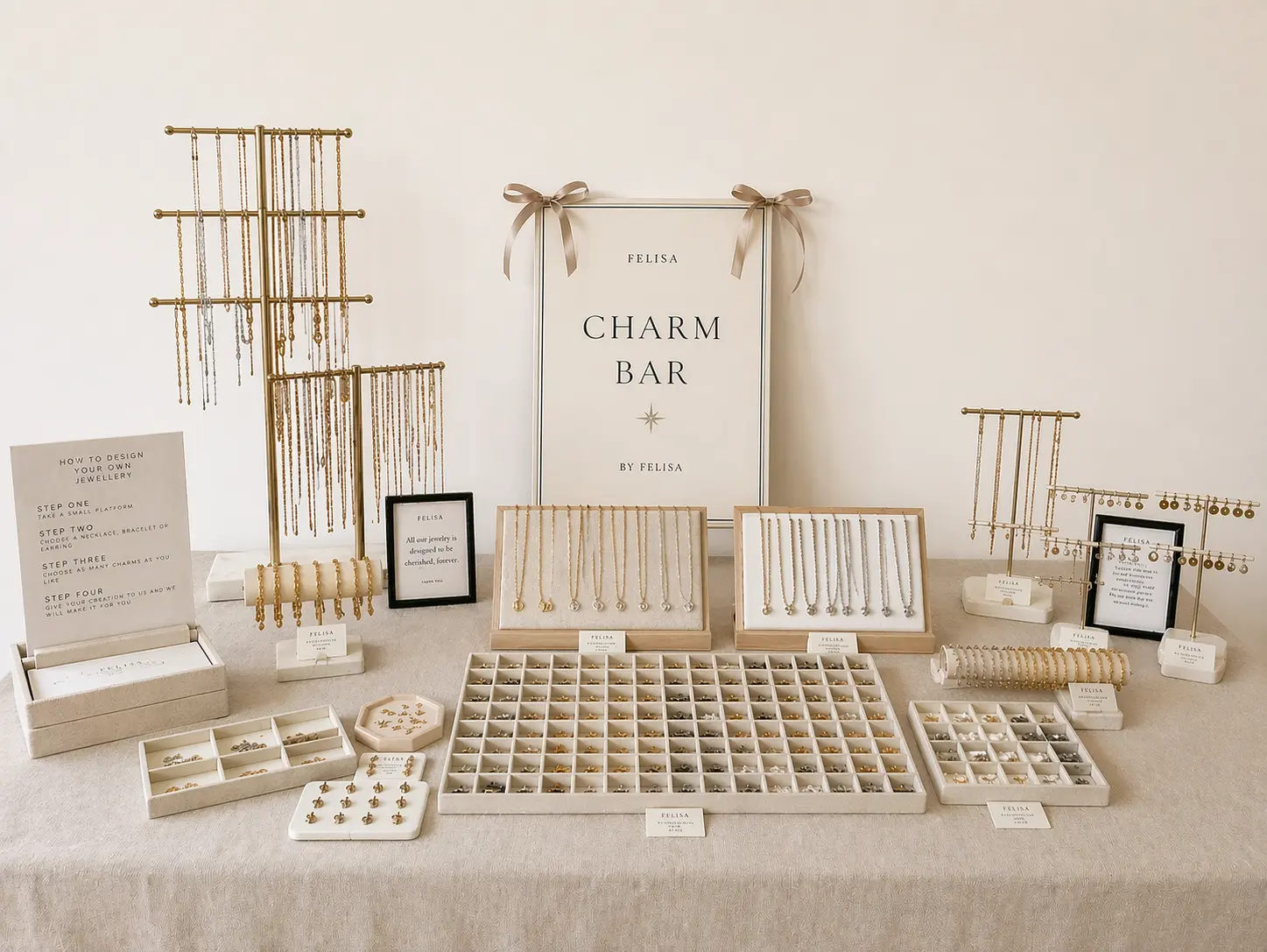Felisa Charm Bar
